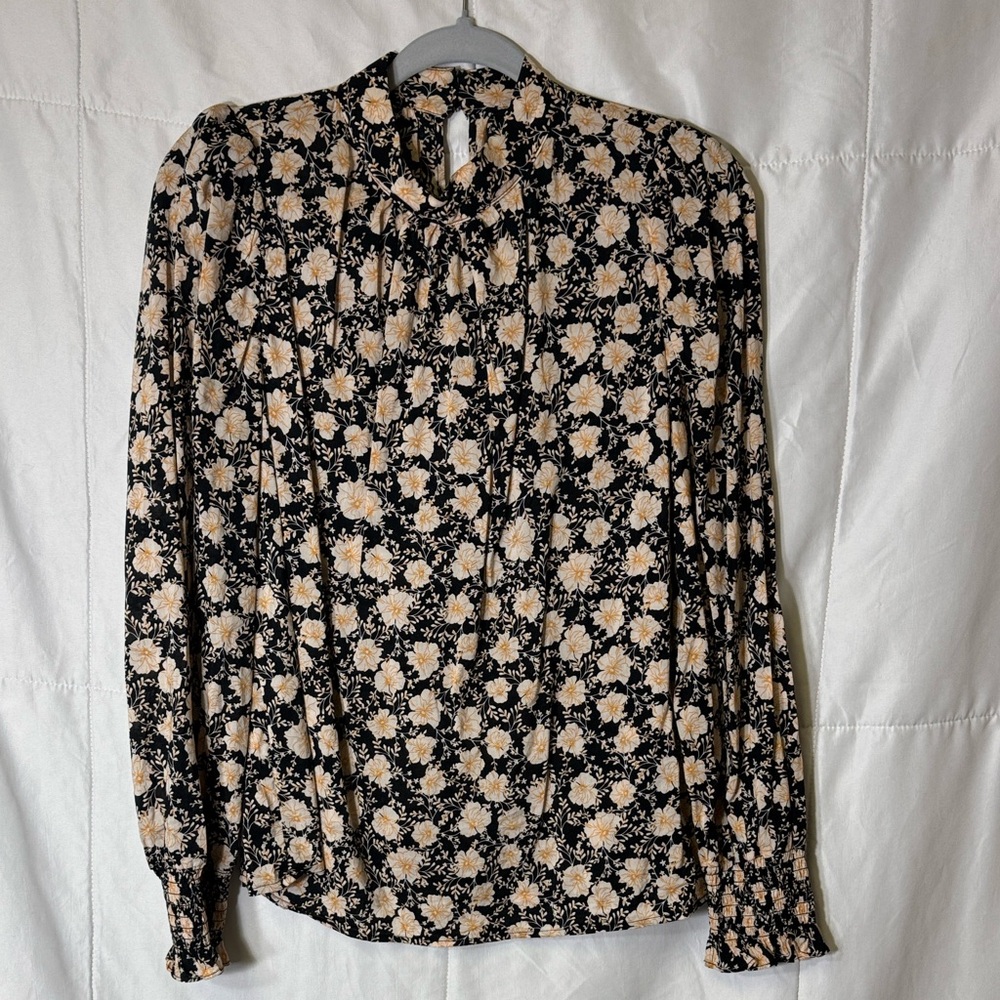 Who What Wear Floral Long Sleeve Blouse Smocked Cuffs Black Cream Size M